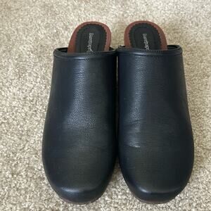Lilibet Mule Baretraps Black Clogs Size 11M